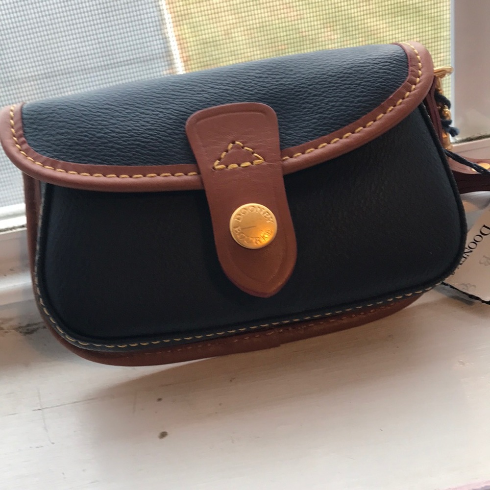 a dooney and bourke ,in perfect condition